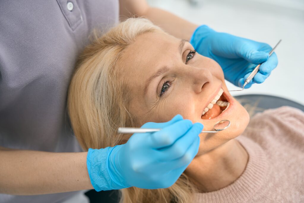 implante dentário